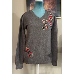 LE LIS Floral Sweater